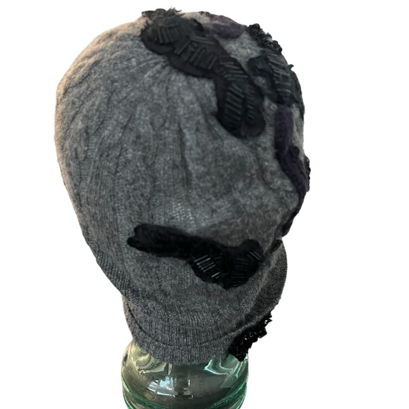 stunning beanie hat with and bordered beaded have h - Picture 5 of 8